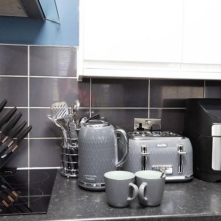 Lavish 2Bed Apartment In The Heart Of Birkenhead Esterno foto