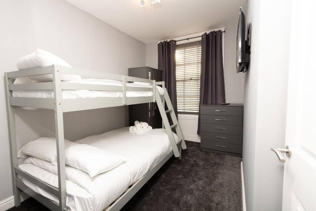 Lavish 2Bed Apartment In The Heart Of Birkenhead Esterno foto