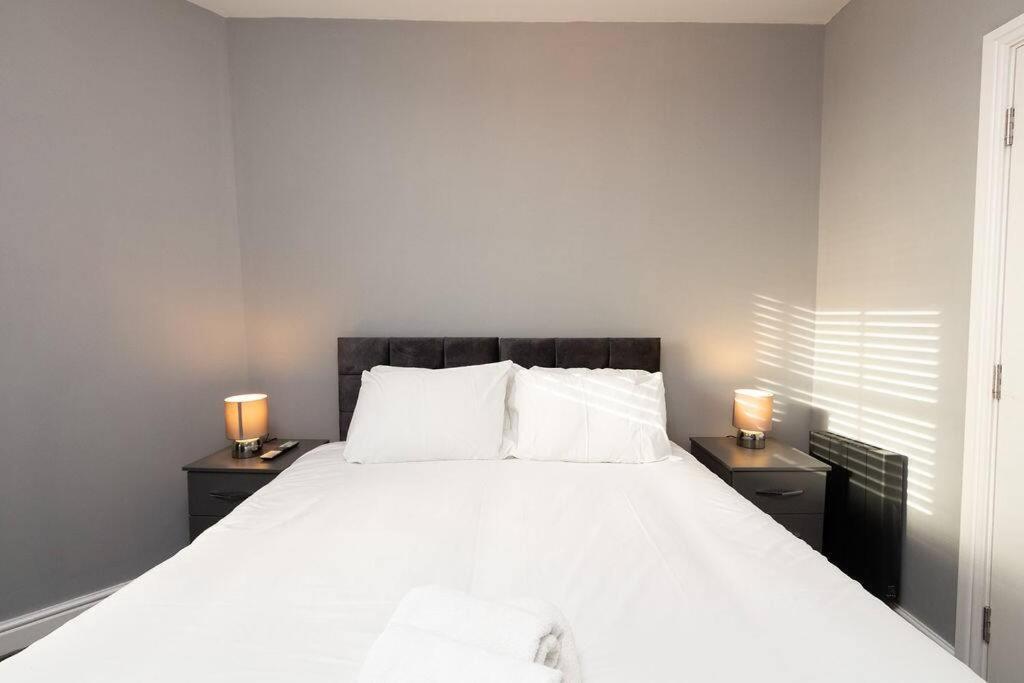 Lavish 2Bed Apartment In The Heart Of Birkenhead Esterno foto