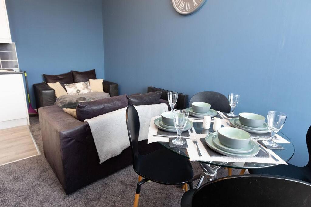 Lavish 2Bed Apartment In The Heart Of Birkenhead Esterno foto